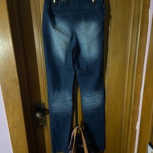 Distressed jeggings